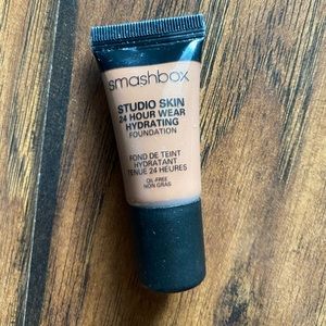 Smashbox Studio Skin 24 hour wear foundation